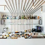 &tales Collection - With Service And Breakfast Όμπιδος