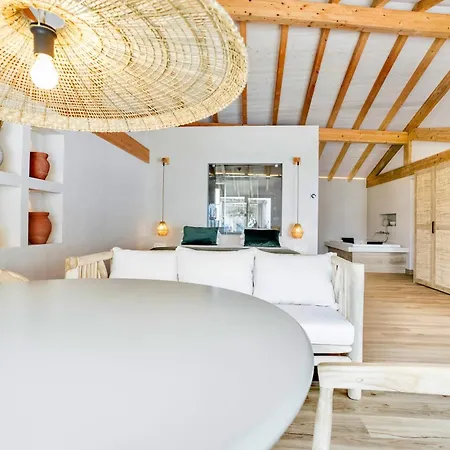 &tales Collection - With Service And Breakfast