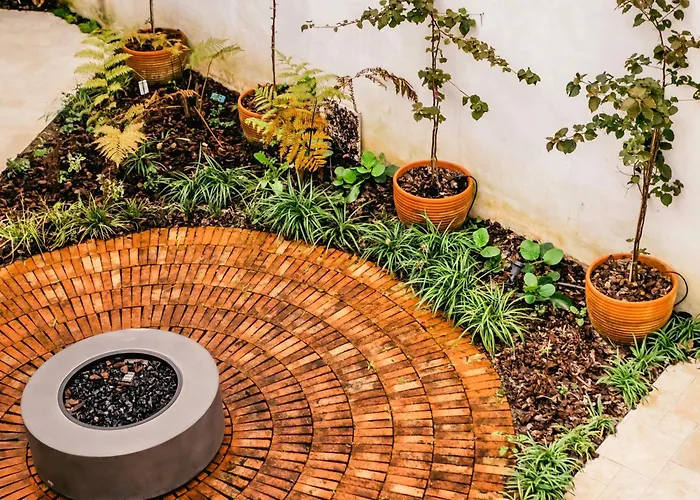 &tales Collection - With Service And Breakfast