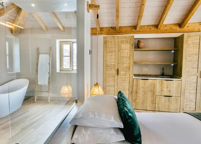 &tales Collection - With Service And Breakfast